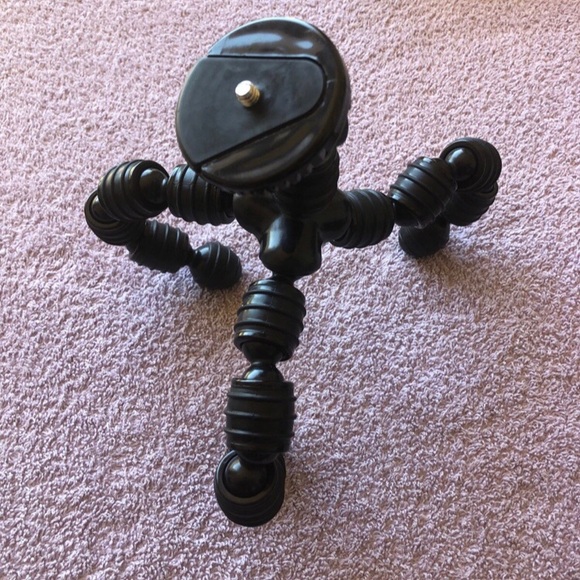 Vivitar 10” Rubberized Spider Tripod - Picture 3 of 7